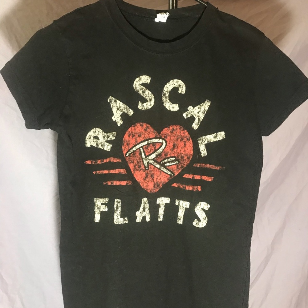 Rascal Flats Red Heart Women’s Rock Tee Shirt M